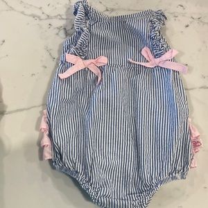 Gorgeous ruffle butts romper 6-12 month